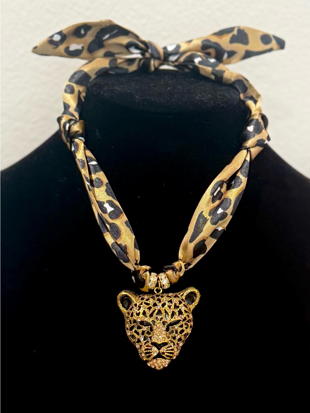 Gold Leopard Pendant Scarf Necklace